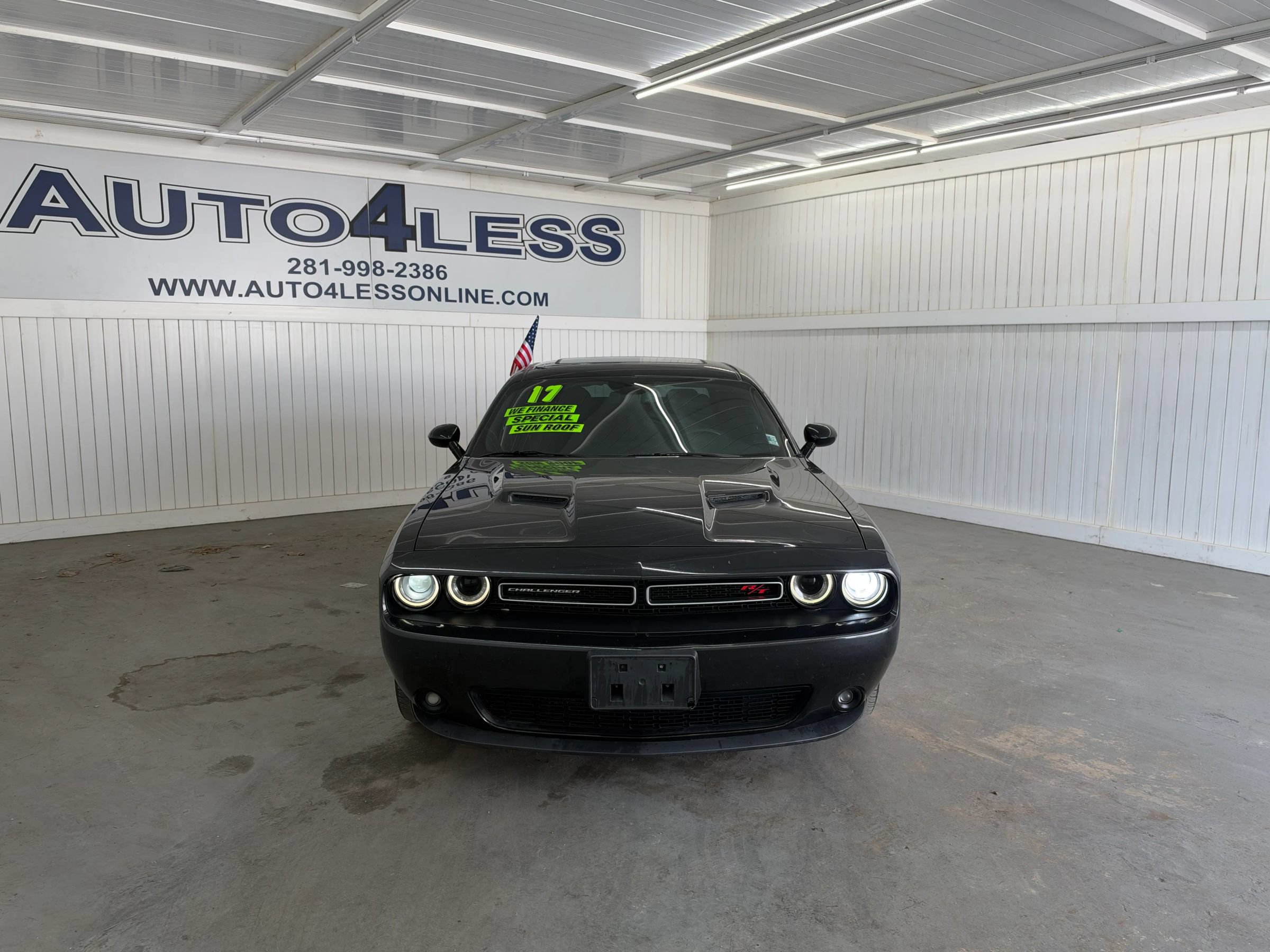 Used 2017 Dodge Challenger R/T RWD image 2