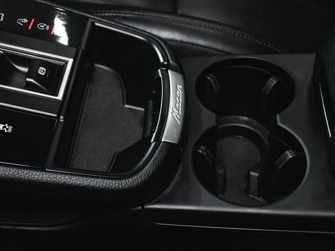 Used 2024 Porsche Macan image 43