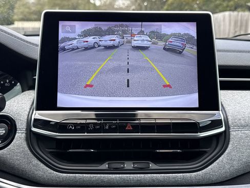 Used 2022 Jeep Compass Latitude FWD image 22