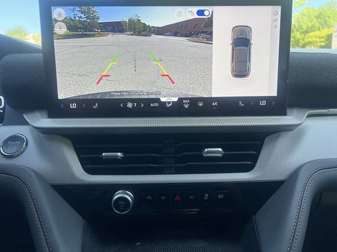 New 2026 Ford Explorer Active RWD image 4