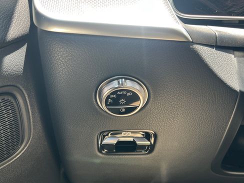 Used 2026 Mercedes-Benz GLC 300 4MATIC image 27