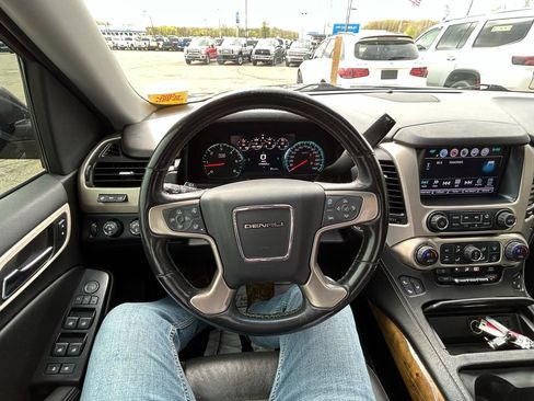 Used 2017 GMC Yukon Denali w/ Open Road Package AWD/4WD image 34