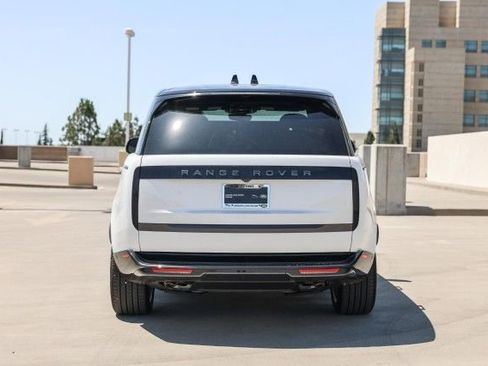 New 2025 Land Rover Range Rover SE image 5