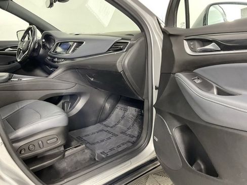 Used 2022 Buick Enclave Premium image 17