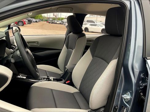 Used 2025 Toyota Corolla LE FWD image 8