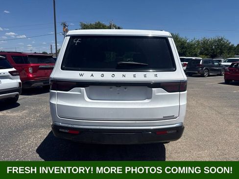 Used 2024 Jeep Wagoneer Series II w/ Flexible Seating Group RWD image 3