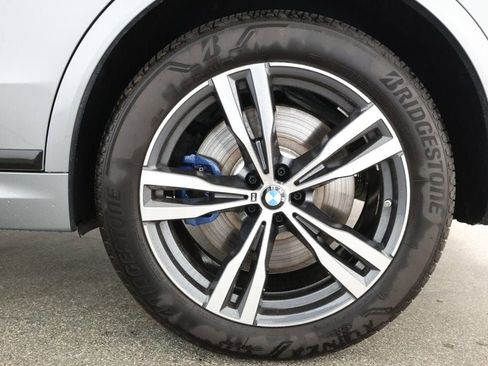 Used 2025 BMW X7 M60i image 7