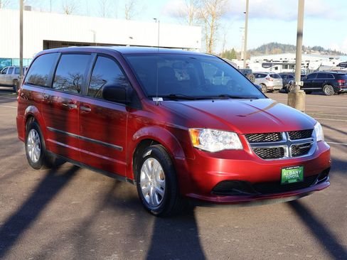 Used 2015 Dodge Grand Caravan American Value Package w/ UConnect Hands-Free Group image 8
