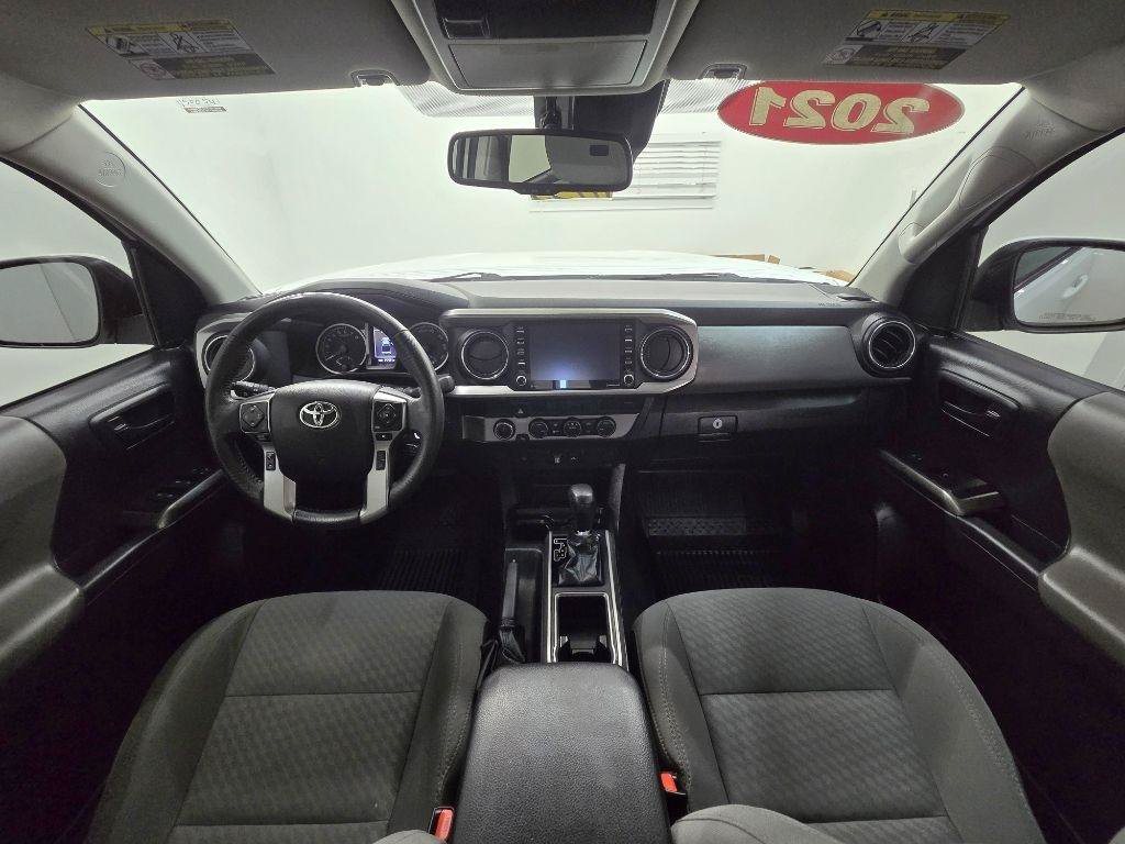 Used 2021 Toyota Tacoma SR5 AWD/4WD image 14