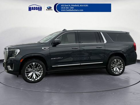 Used 2021 GMC Yukon XL Denali w/ Denali Premium Package image 3