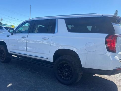 Used 2021 GMC Yukon XL Denali w/ Denali Premium Package AWD/4WD image 4