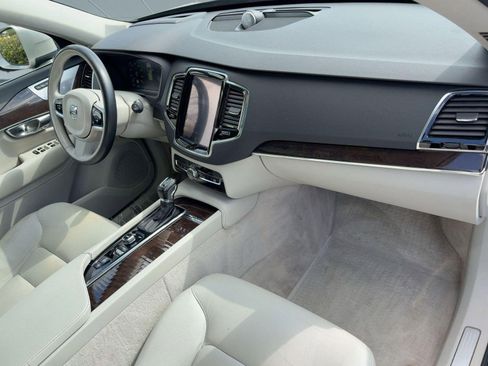 Used 2016 Volvo XC90 T6 Momentum w/ Momentum Plus Package image 27