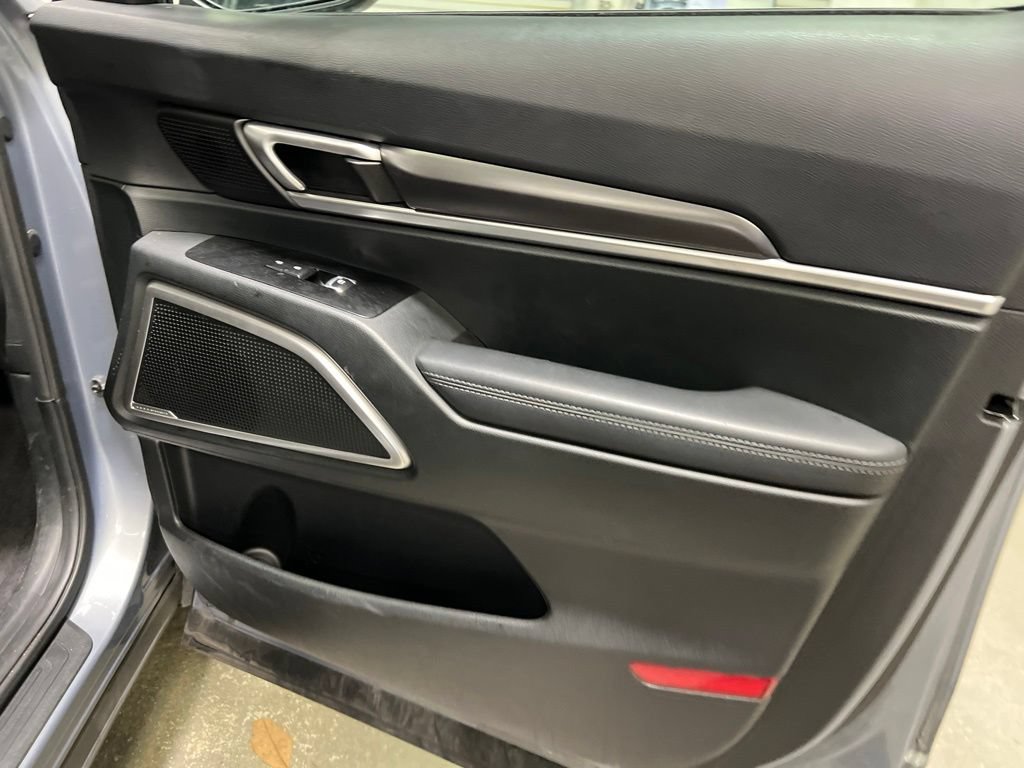Used 2025 Kia Telluride S FWD image 10