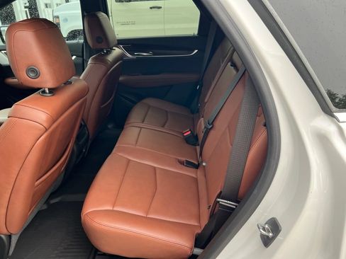 Used 2023 Cadillac XT5 Premium Luxury w/ Technology Package AWD/4WD image 14