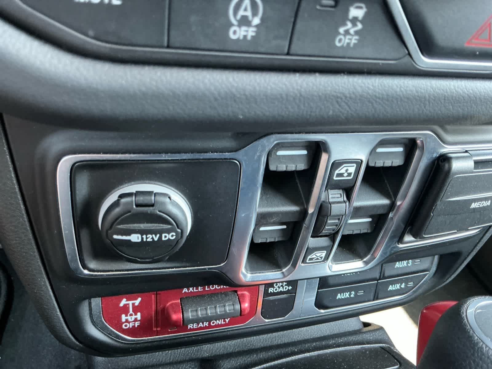 Used 2026 Jeep Gladiator Mojave AWD/4WD image 18