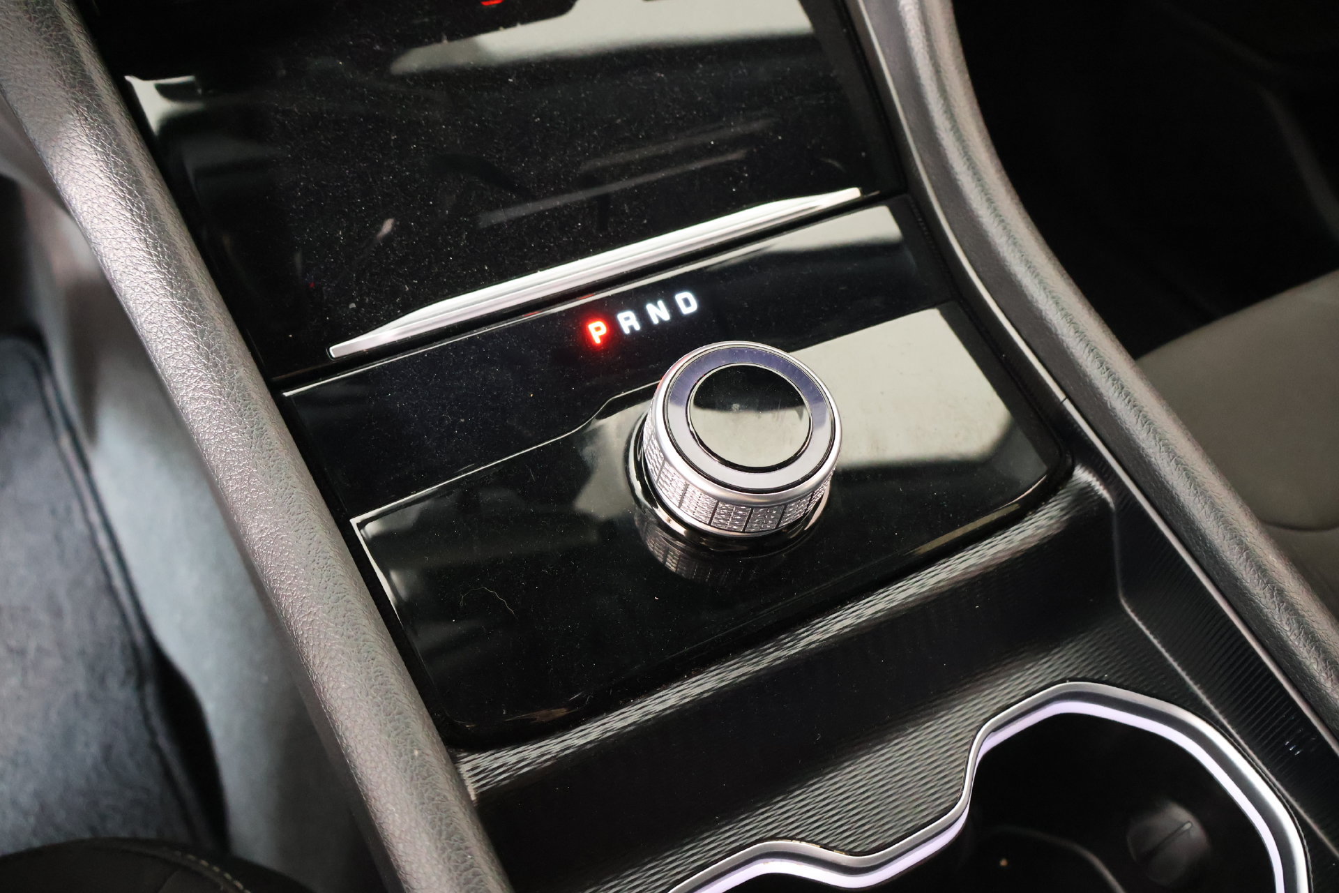 Used 2025 Jeep Grand Cherokee Laredo AWD/4WD image 7
