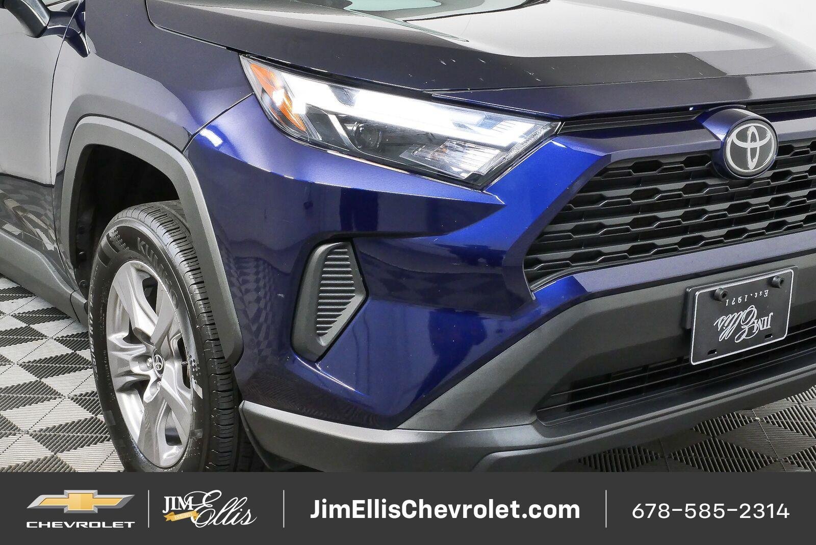 Used 2024 Toyota RAV4 XLE FWD image 36