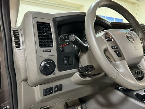 Used 2018 Nissan NV 3500 SL RWD image 40