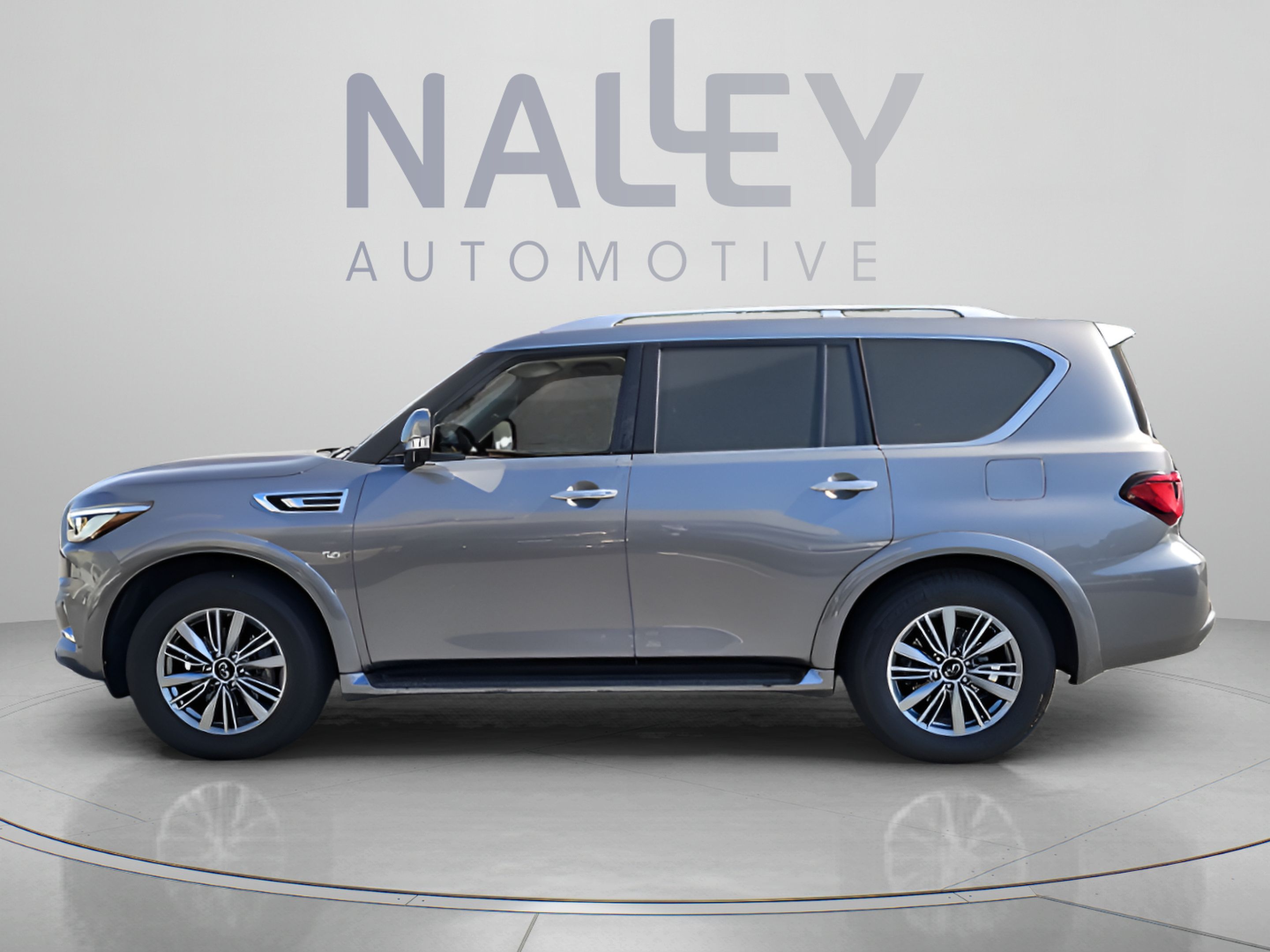 Used 2019 INFINITI QX80 Luxe w/ All-Season Package RWD image 2