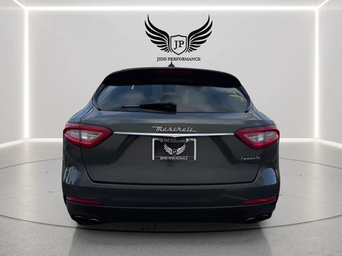 Used 2017 Maserati Levante AWD/4WD image 6