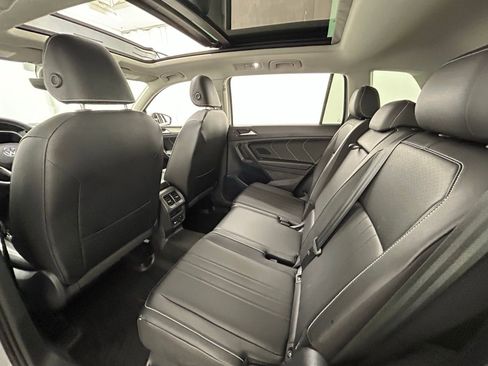 Used 2022 Volkswagen Tiguan SE image 32