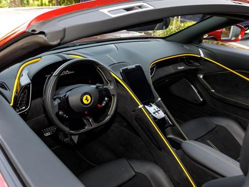 Used 2025 Ferrari Roma Spider RWD image 22