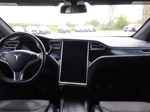 Used 2018 Tesla Model X 75D AWD/4WD image 14