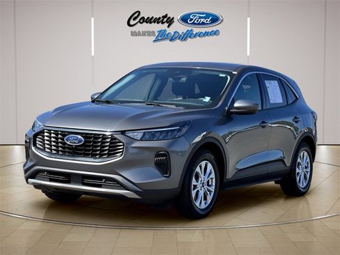 Used 2023 Ford Escape Active w/ Tech Pack #2 image 2