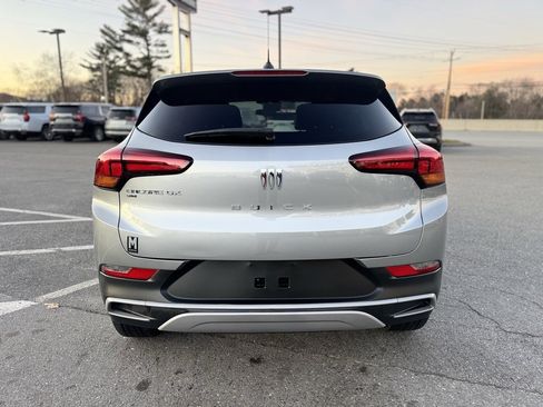 Used 2024 Buick Encore GX Preferred w/ Comfort Package image 5