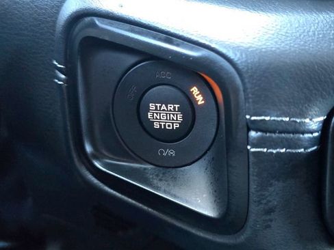 Certified 2025 Jeep Wrangler Unlimited Sahara image 17