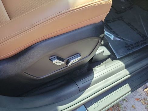 Used 2025 Hyundai Santa Fe Limited AWD/4WD image 34