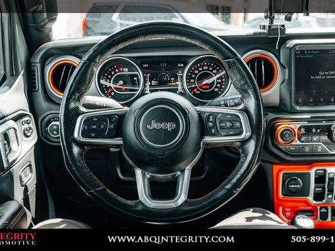 Used 2020 Jeep Gladiator Mojave AWD/4WD image 25