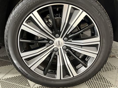 Used 2023 Volvo XC60 B5 Plus w/ Protection Package Premier image 18