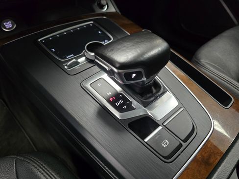 Used 2018 Audi Q5 2.0T Premium Plus w/ Premium Plus Package image 17