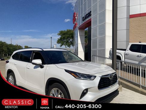 Used 2025 Toyota Highlander Limited AWD/4WD image 1