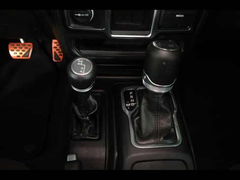 Used 2022 Jeep Wrangler Sport AWD/4WD image 10