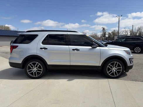 Used 2016 Ford Explorer Sport AWD/4WD image 4