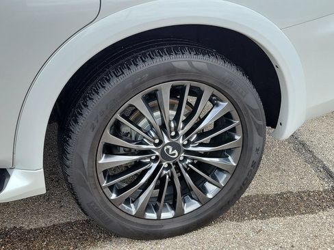 Used 2023 INFINITI QX80 Sensory w/ All-Season Package AWD/4WD image 10