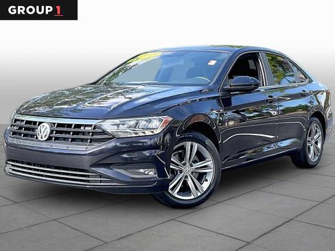 Used 2019 Volkswagen Jetta R-Line FWD image 1