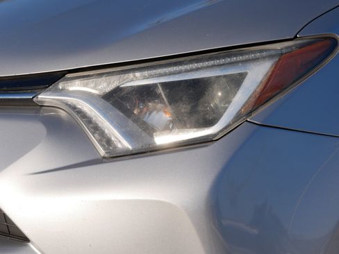 Used 2016 Toyota RAV4 XLE image 16