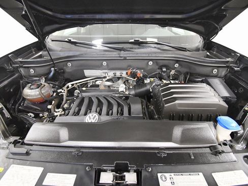 Used 2019 Volkswagen Atlas SE w/ Towing Package image 12