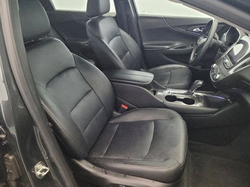 Used 2018 Chevrolet Malibu LT w/ Leather Package FWD image 21