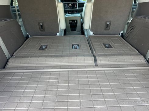 Used 2024 GMC Yukon Denali AWD/4WD image 17