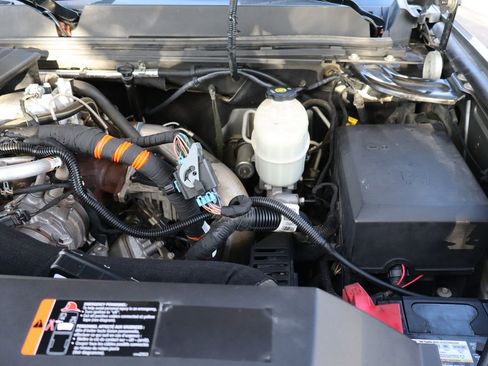 Used 2014 GMC Sierra 2500 Denali w/ Suspension Package, Off-Road image 42