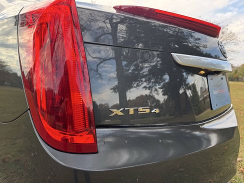 Used 2014 Cadillac XTS Luxury AWD/4WD image 10