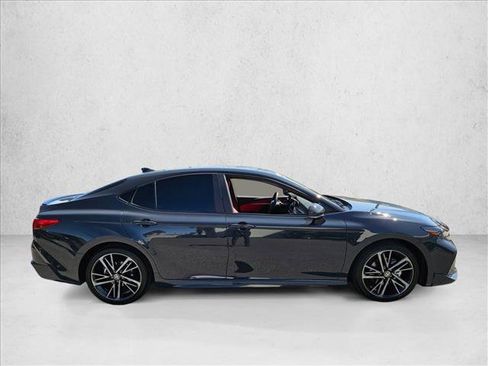 Used 2025 Toyota Camry XSE FWD image 4