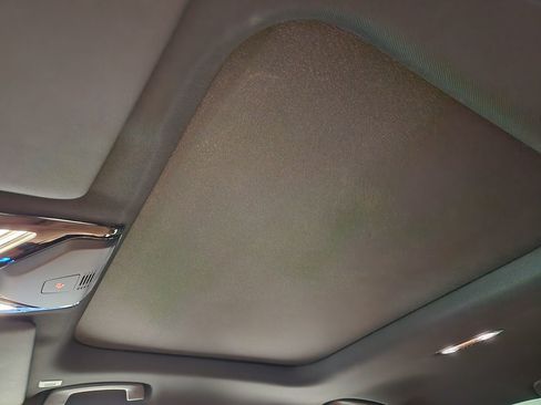 Used 2023 BMW 330i Sedan w/ Premium Package image 44