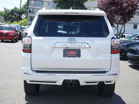 Used 2016 Toyota 4Runner Limited AWD/4WD image 4