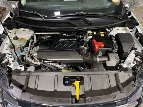 Certified 2025 Nissan Rogue SV image 33