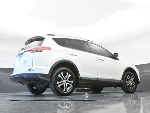 Used 2016 Toyota RAV4 LE image 21